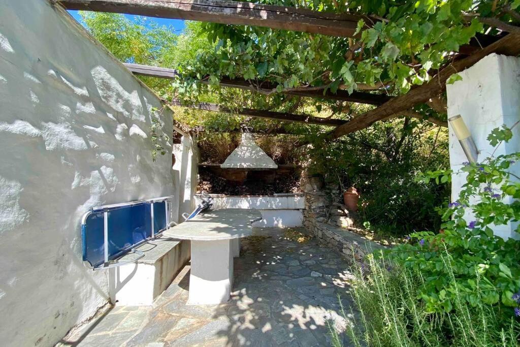 The Old Stone Cottage Karystos  Buitenkant foto